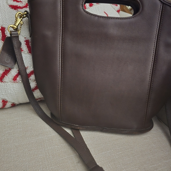 *Price is firm. $240*. Coach 9993 Vintage Mini Shopper Crossbody Bucket - Picture 15 of 16